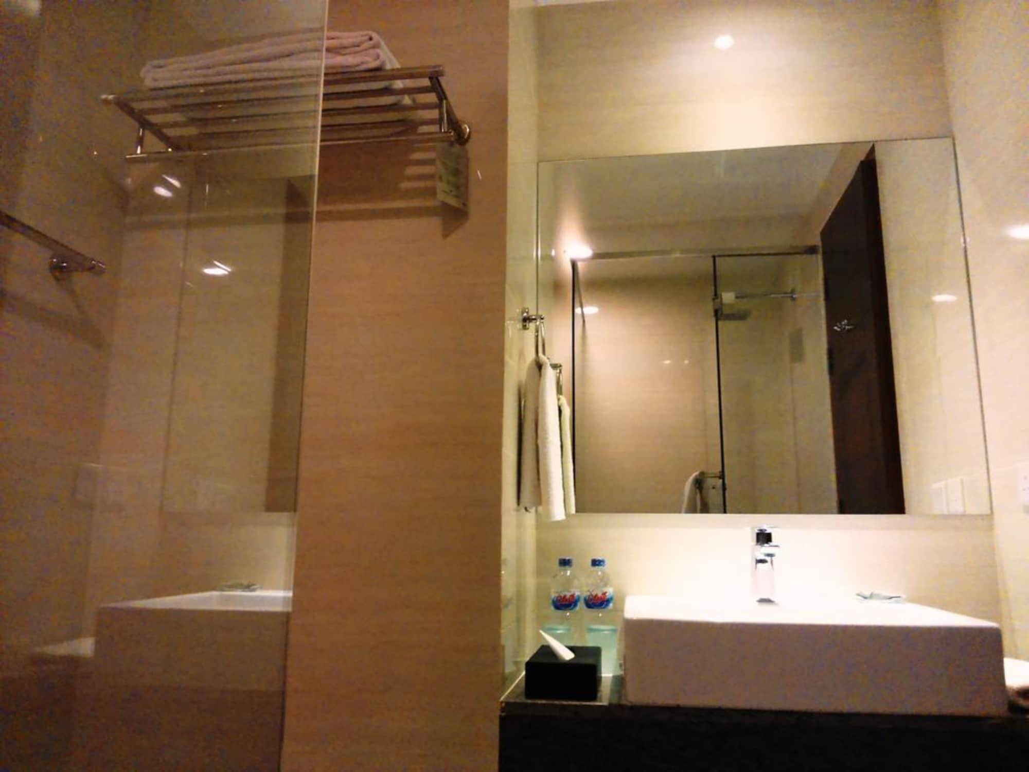 Hotel Santika Premiere Gubeng Surabaya Exteriör bild