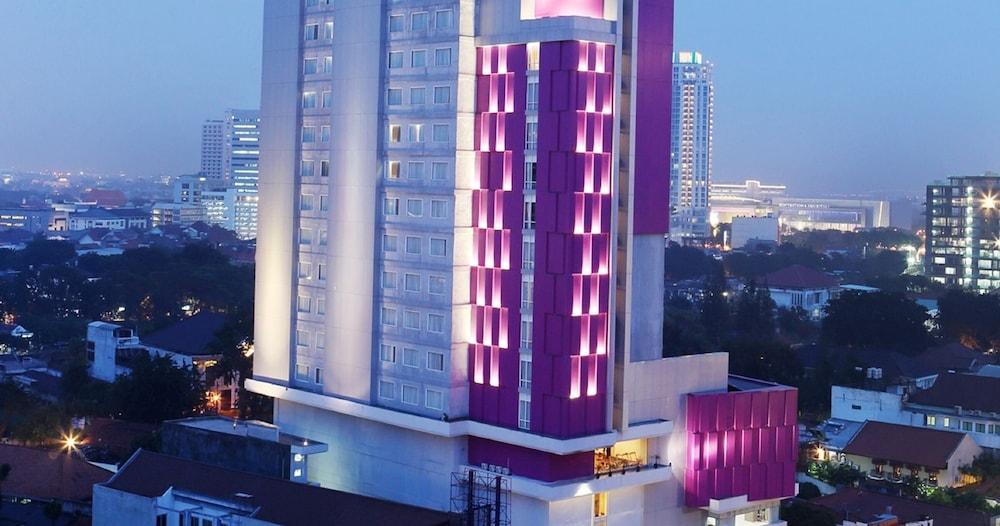 Hotel Santika Premiere Gubeng Surabaya Exteriör bild