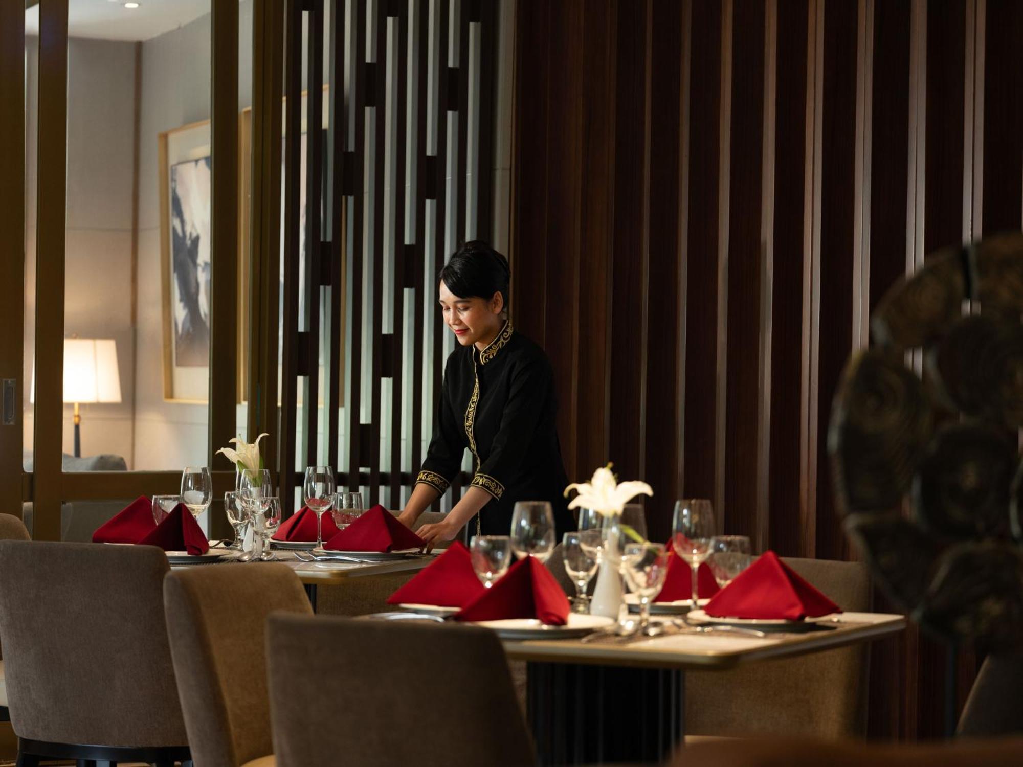 Hotel Santika Premiere Gubeng Surabaya Exteriör bild