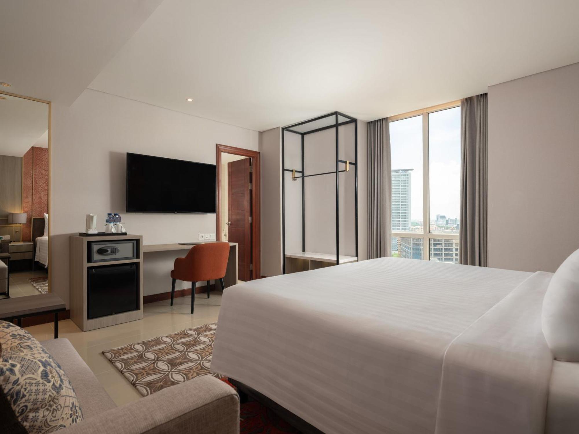 Hotel Santika Premiere Gubeng Surabaya Exteriör bild