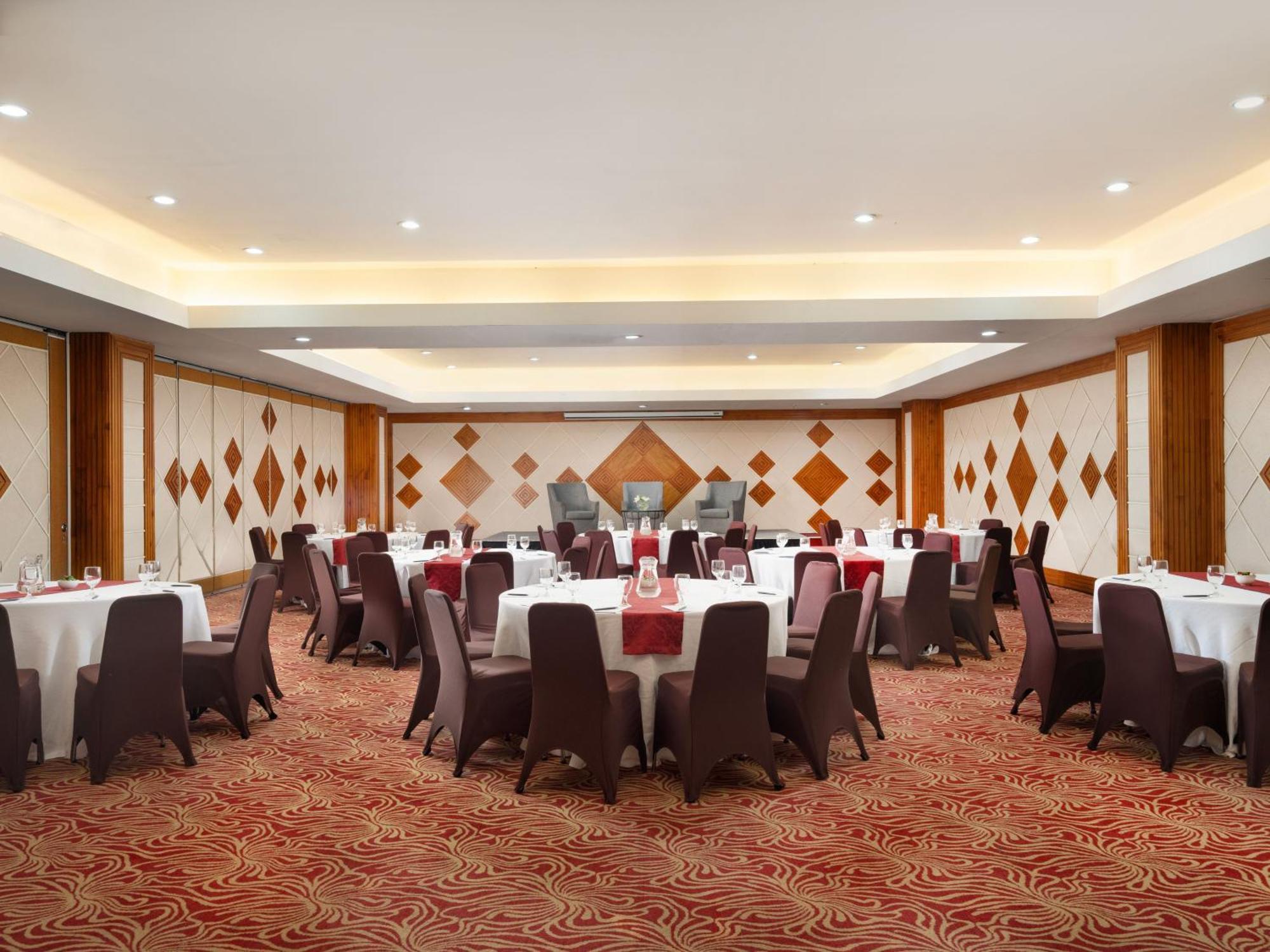 Hotel Santika Premiere Gubeng Surabaya Exteriör bild