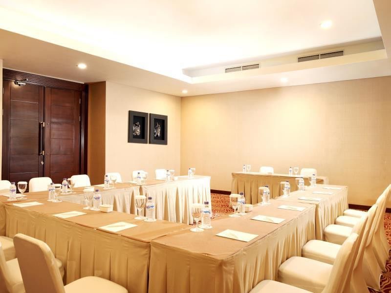 Hotel Santika Premiere Gubeng Surabaya Exteriör bild